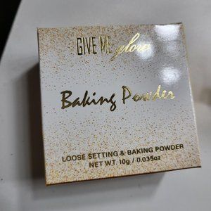 Give Me Glow Cosmetics Baking Powder - BNIB Banana